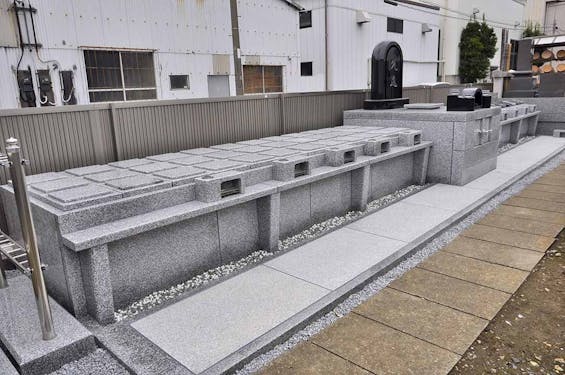 感應寺　永代供養墓・樹木葬