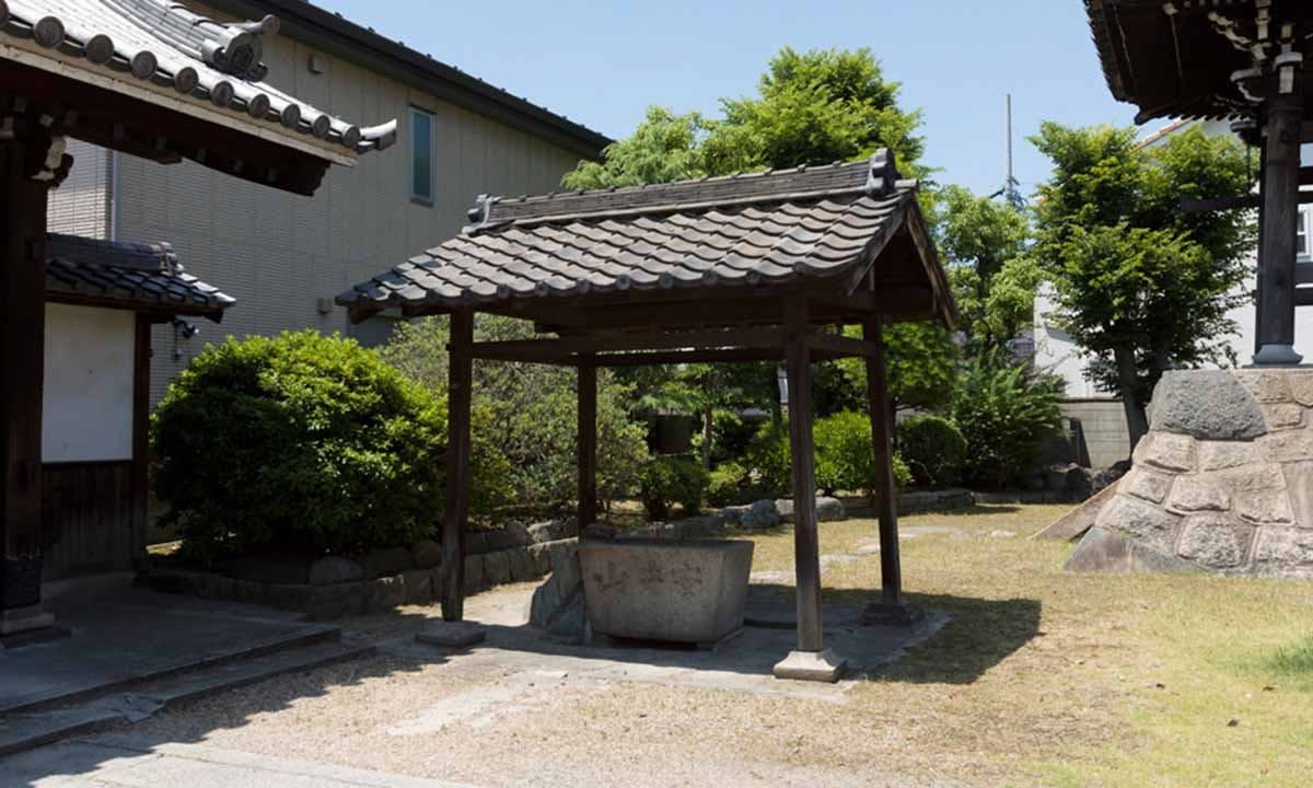 善行寺 納骨堂「桜堂」 手水舎