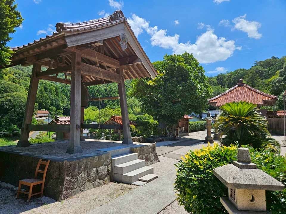 本誓寺 のうこつぼ