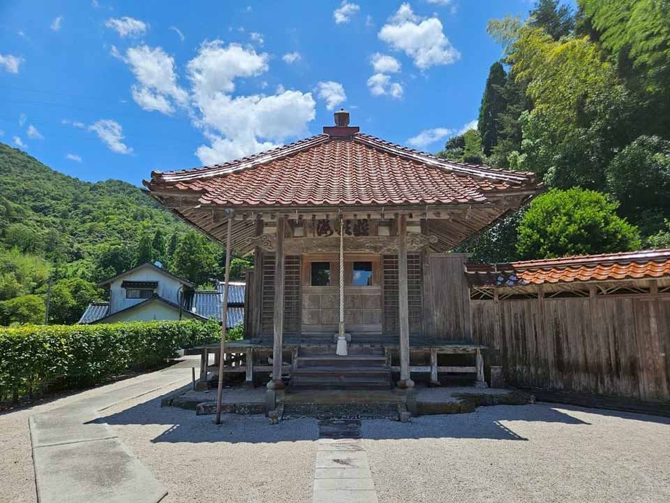本誓寺 のうこつぼ
