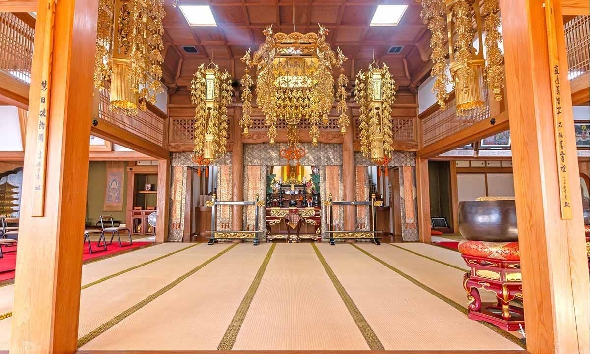 永代供養の個別墓・家族墓・樹木葬 | 徳蔵寺 本堂内