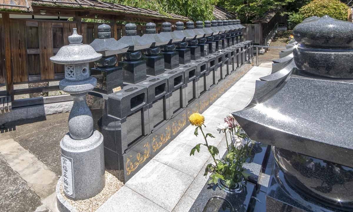 永代供養の個別墓・家族墓・樹木葬 | 興福寺 ご家族、ご親族だけでお眠りいただける限定区画です