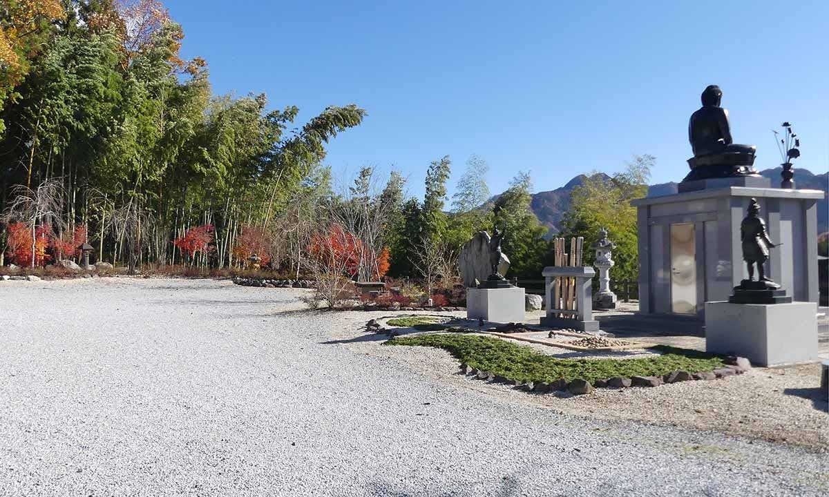 秩父 よこぜの郷　東林寺 永代樹木葬 墓地駐車場