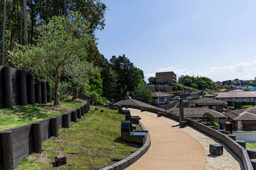 八王子　宝泉寺　オリーブの丘　樹木葬墓苑