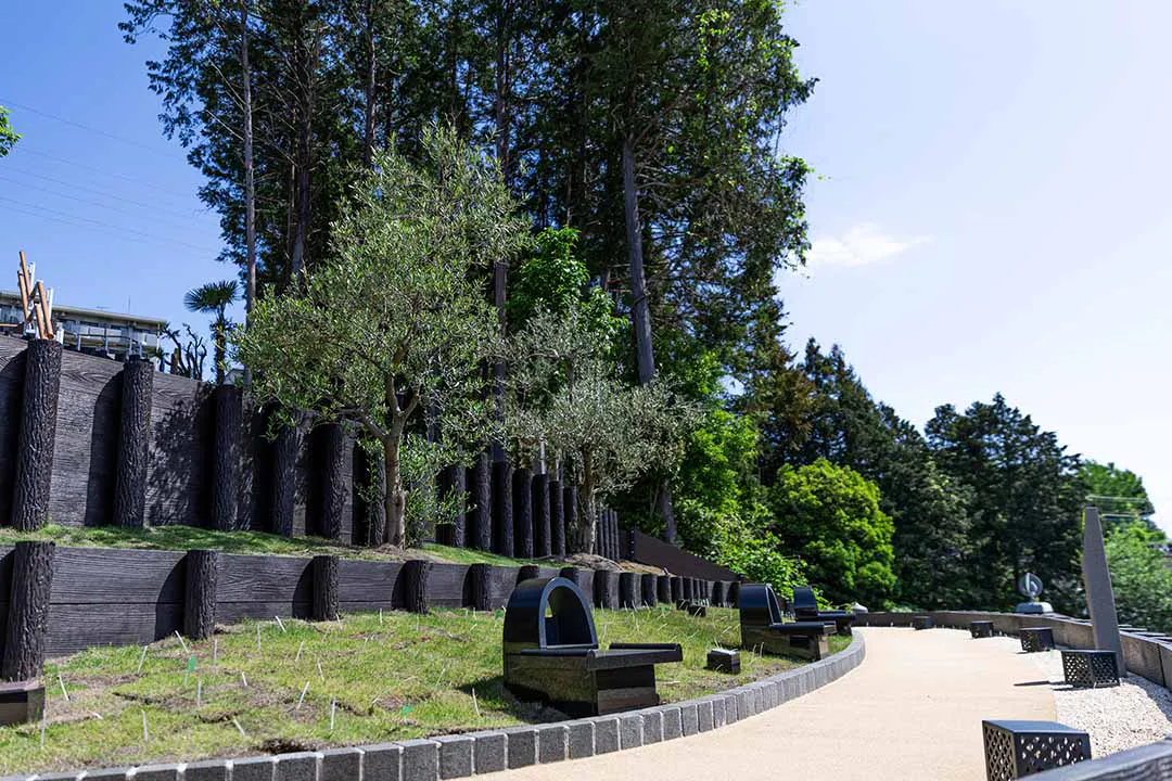 八王子　宝泉寺　オリーブの丘　樹木葬墓苑