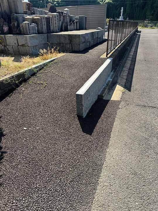 称迎寺 個別型プレート墓・久遠墓・永代合祀墓 バリアフリーの入口