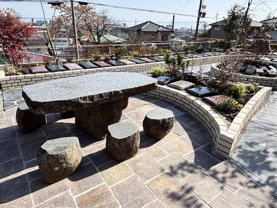 富士庭苑 休憩所でゆっくりと語らえます