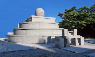 満勝寺墓苑　永代供養墓「無影樹」