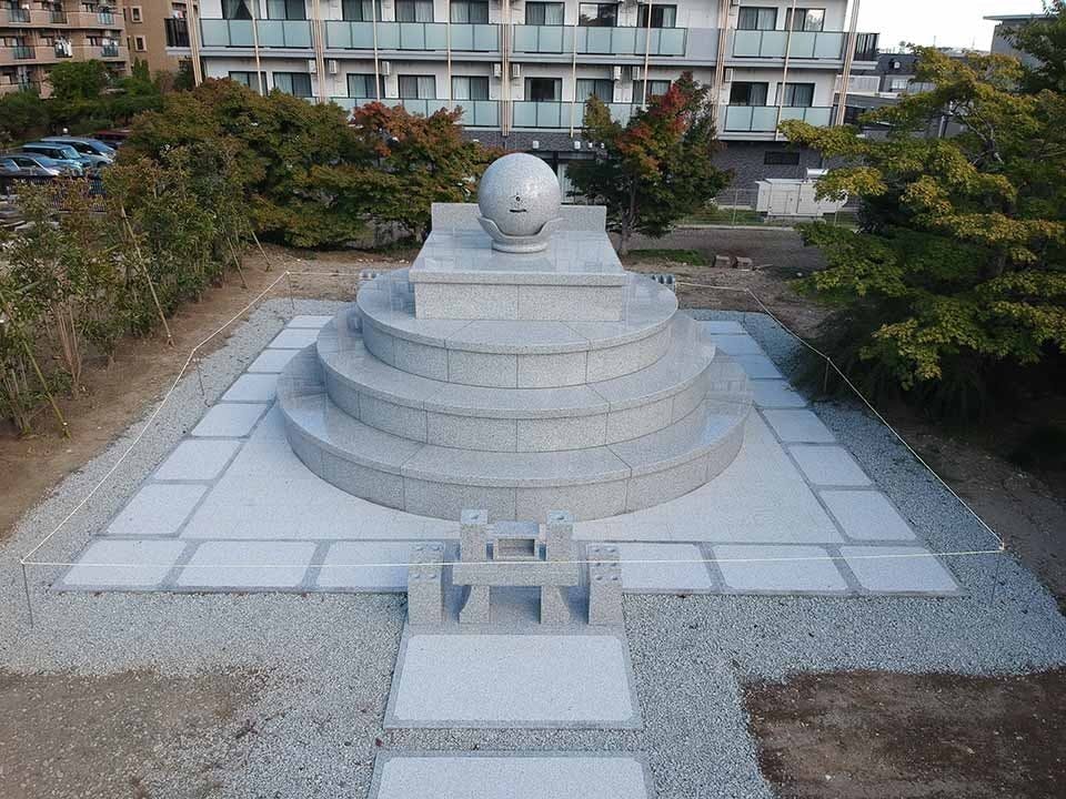 満勝寺墓苑　永代供養墓「無影樹」 永代供養墓「無影樹」