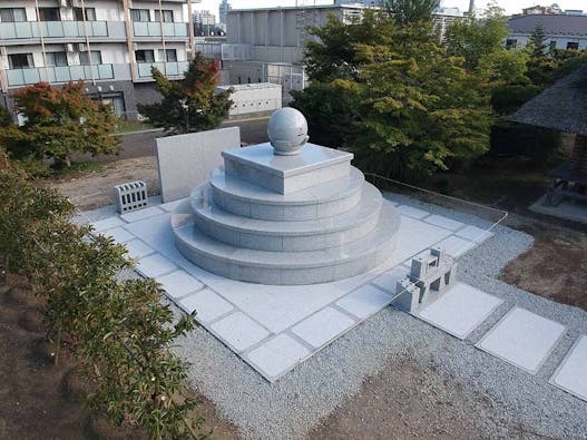 満勝寺墓苑 永代供養墓「無影樹」