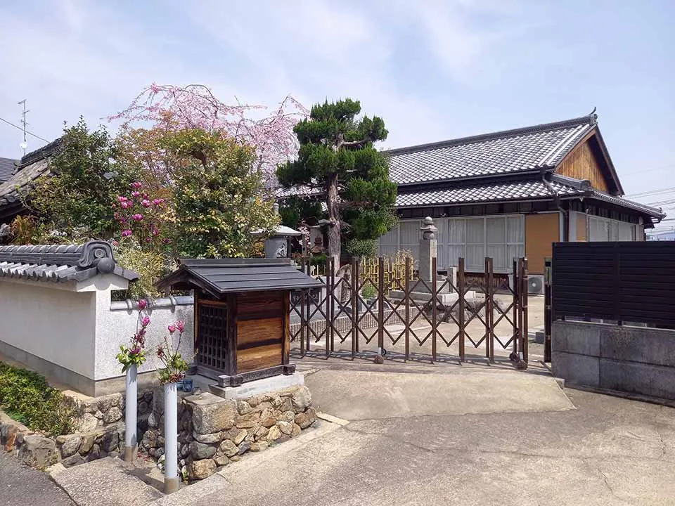 誓弘寺　向日ひだまり霊園 誓弘寺 外観