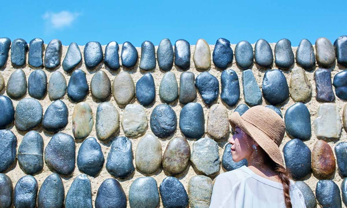中野区霊園 青空のお墓 あの人らしい自然石を見つけてください
