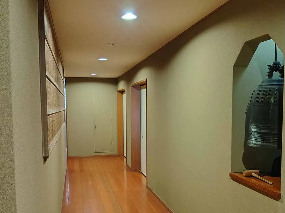 浄土真宗　最尊寺　永代墓 廊下