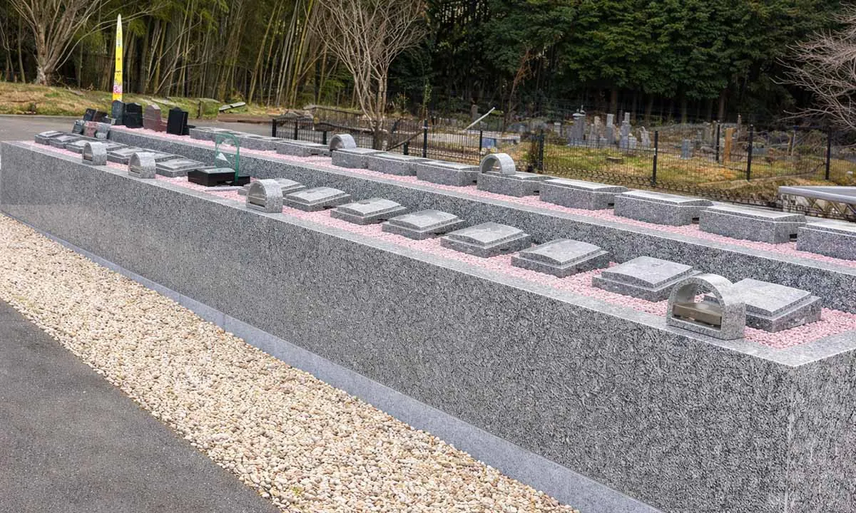 リーフログ草津樹木葬墓苑