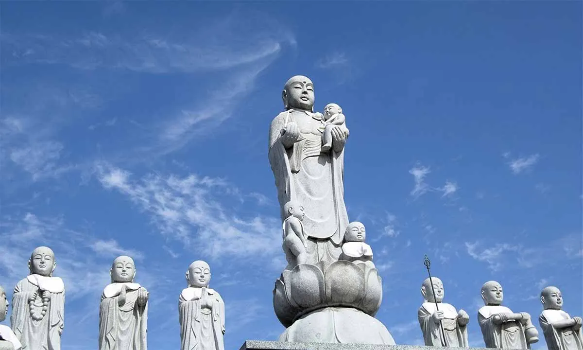 プレミアム北欧の杜とうべつ樹木葬墓地 六地蔵尊並びに水子地蔵堂