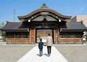 プレミアム北欧の杜とうべつ樹木葬墓地 全久寺 中門