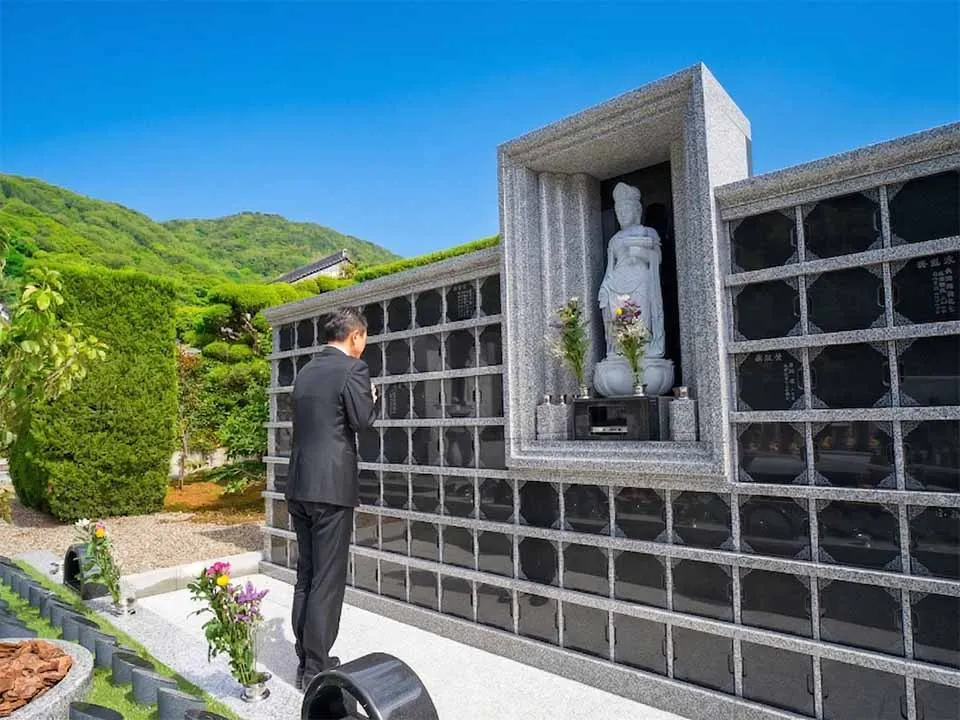 岐阜霊園 天澤院 永代供養墓『燈』