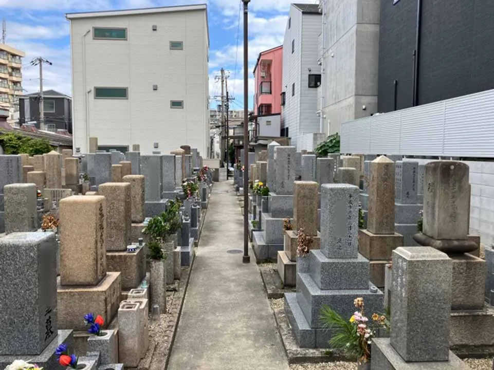 諸口共同墓地