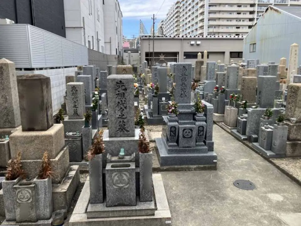 諸口共同墓地