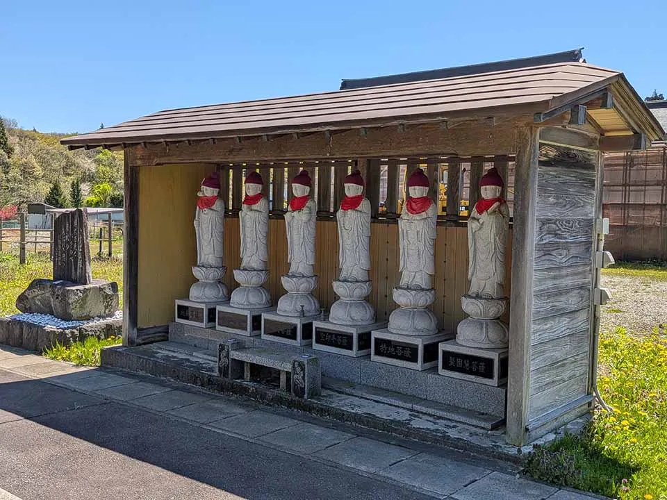 秋田　供養の郷　永代供養墓(樹木型)  歓喜寺墓地内