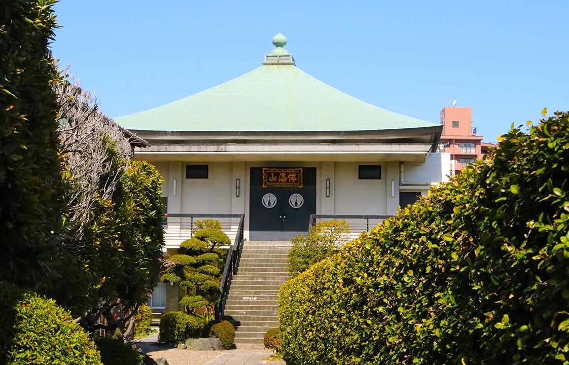 雪峰院長泉寺 本堂