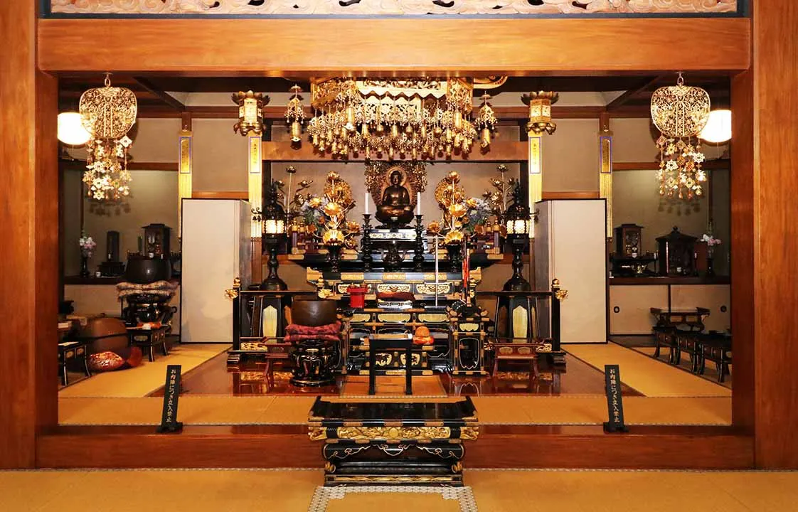 雪峰院長泉寺 本堂内部