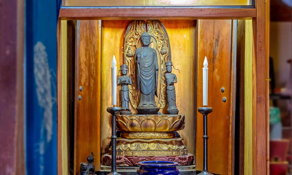 小林寺 永代供養墓・樹木葬 上尾市指定文化財「善光寺式阿弥陀三尊（阿弥陀如来及び両脇侍立像）」
