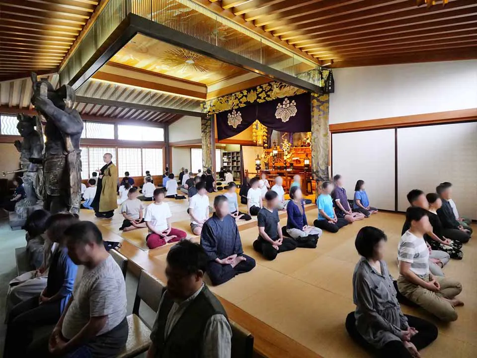 長昌寺 清蓮の苑 「おてらじかん」座禅の様子