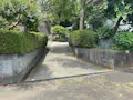 思い出の丘萬福寺樹木葬 駐車場から境内地までの緩やかなスロープ