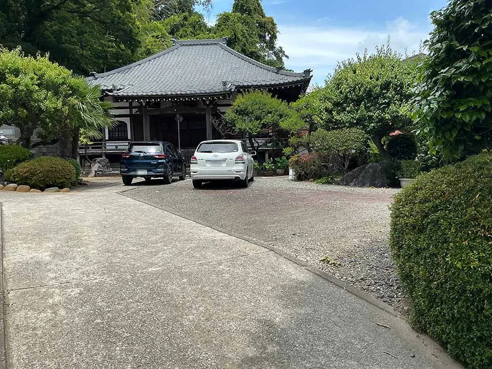 思い出の丘萬福寺樹木葬 境内地にも駐車可能