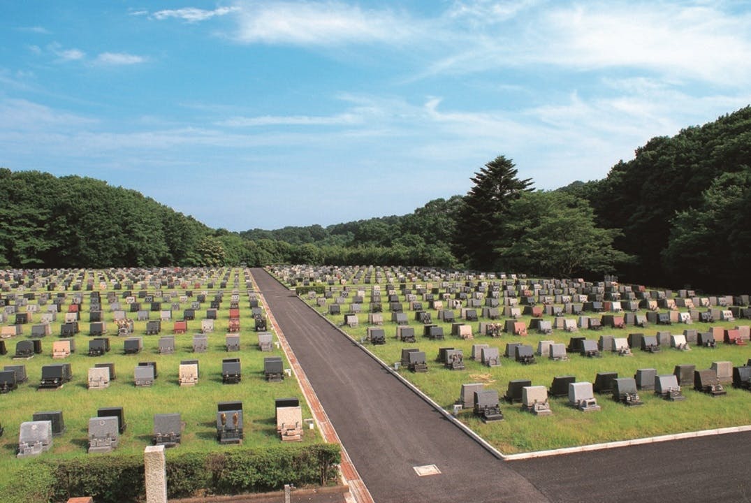 全国にある５００ヵ所以上の優良霊園・屋内墓苑から墓地をお選びいただけます