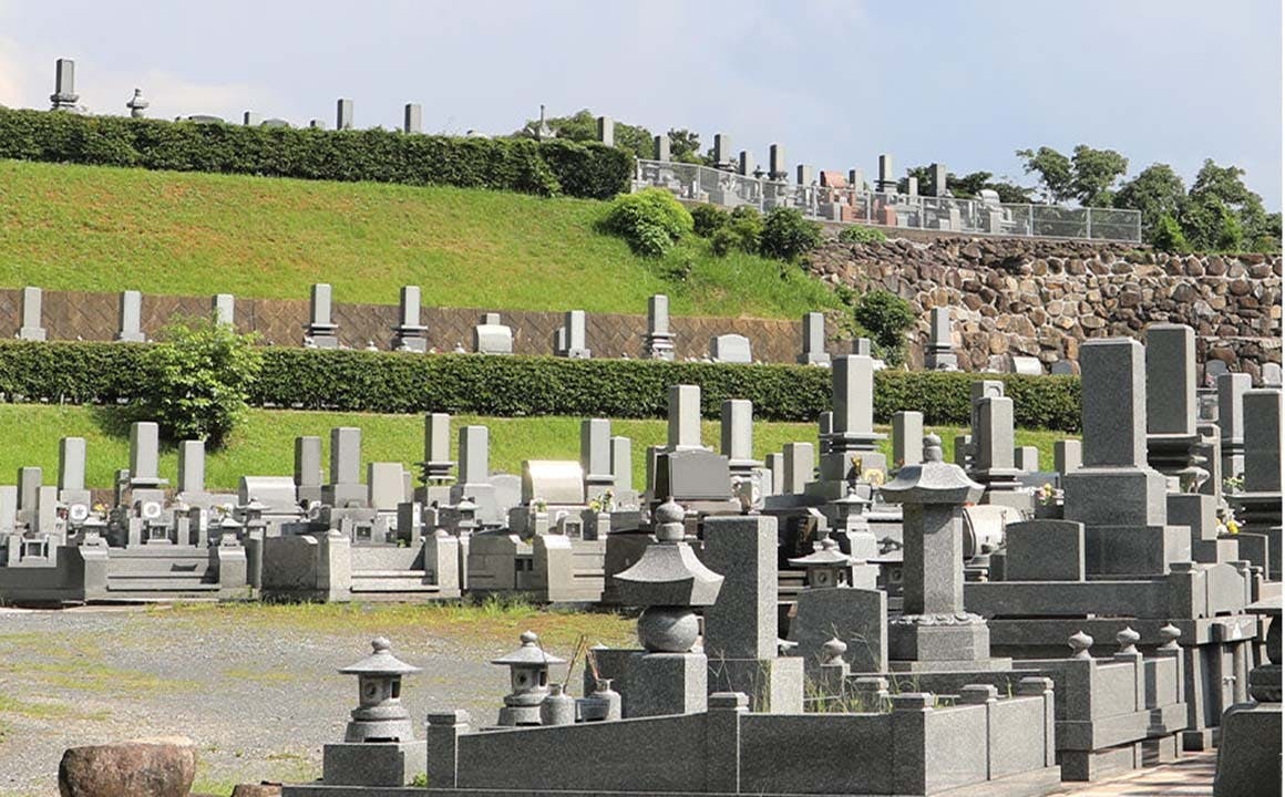 墓石から装飾まで故人の遺志を尊重した仕様に。