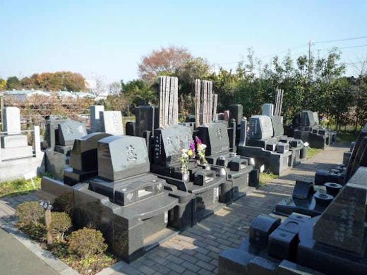 広さも様々なタイプの墓所が用意されている