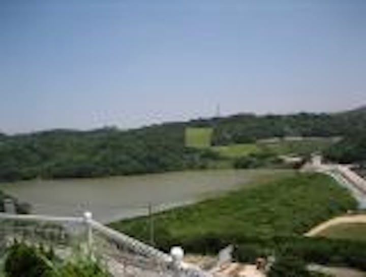 園内からみた大城ダムの風景