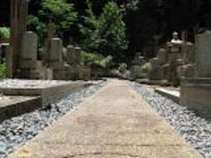 墓所内の通路