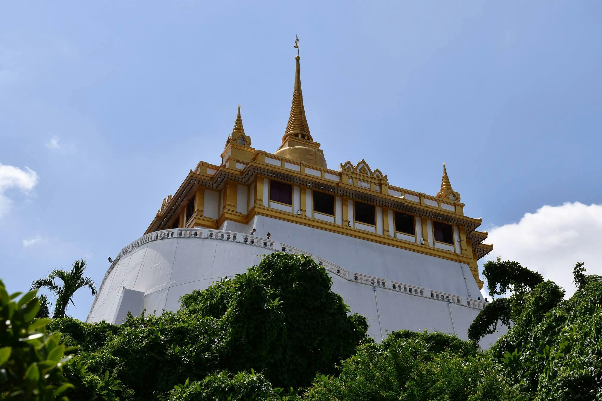アジアの聖地から】黄金の丘にそびえ立つ仏舎利塔 – ワット・サケット